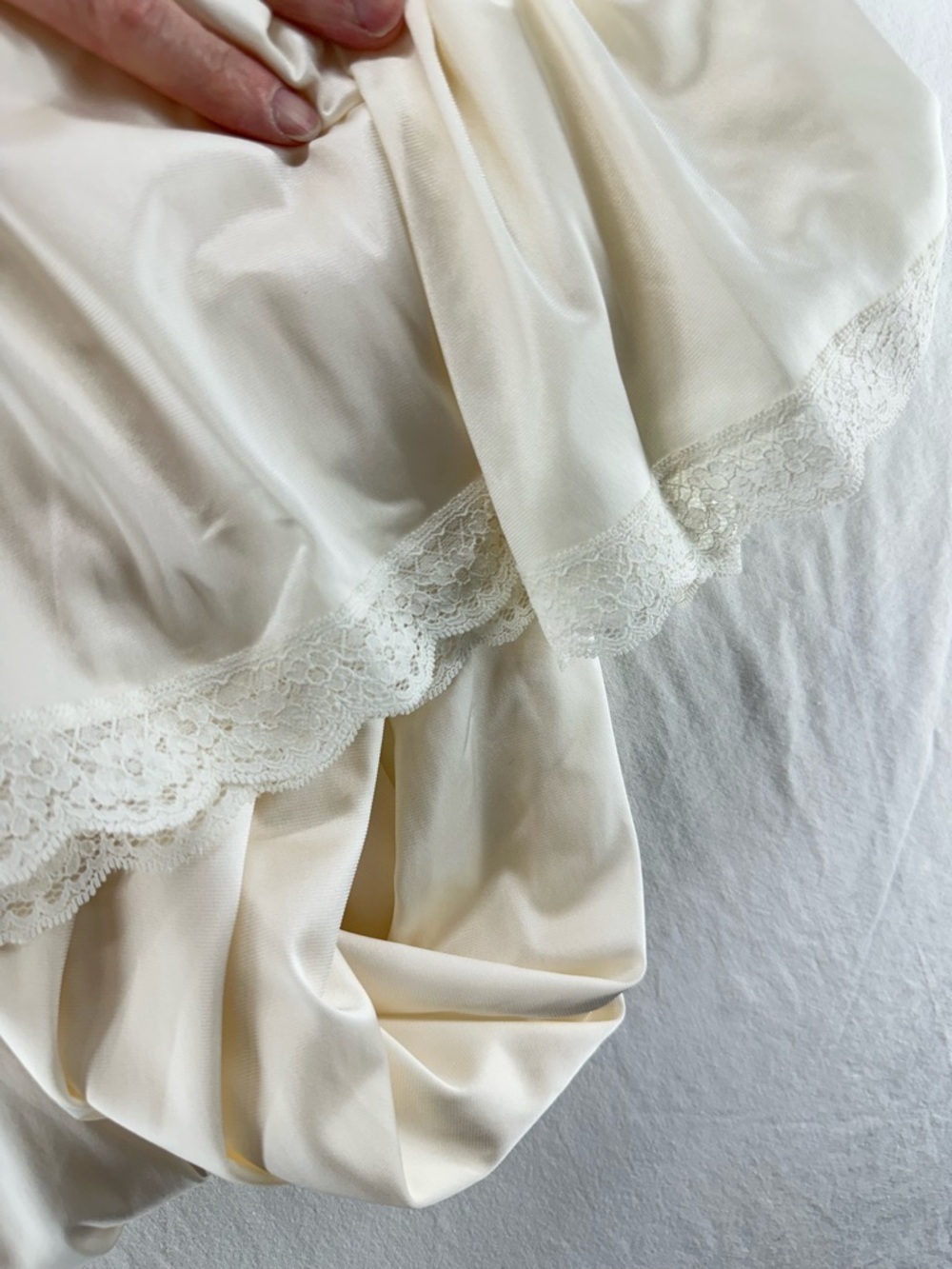 Vintage Miss Elaine Cream Nightgown Full Length Size S Lace Trim Wedding Classic - Picture 9 of 11